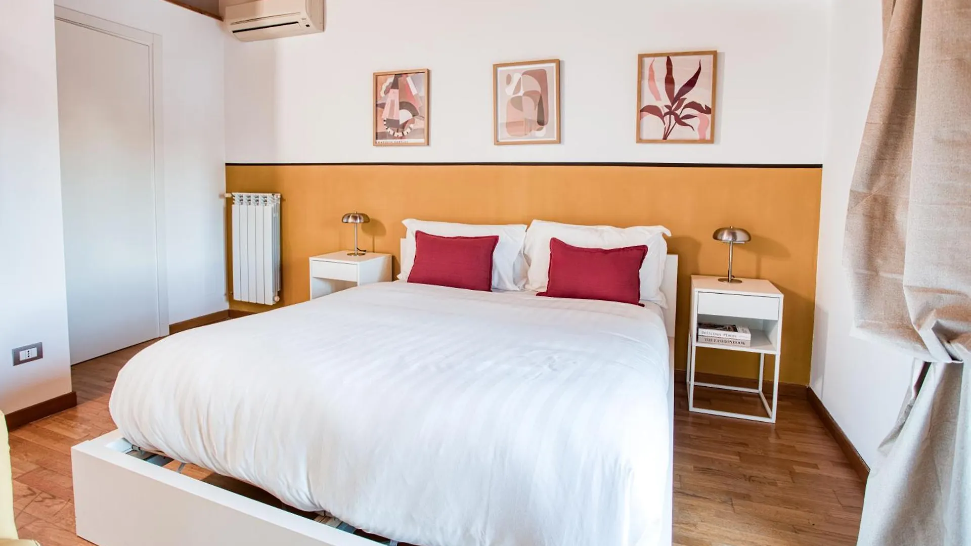 Easylife - Eleganza E Comodita In Citylife Milan 0*,  Italy