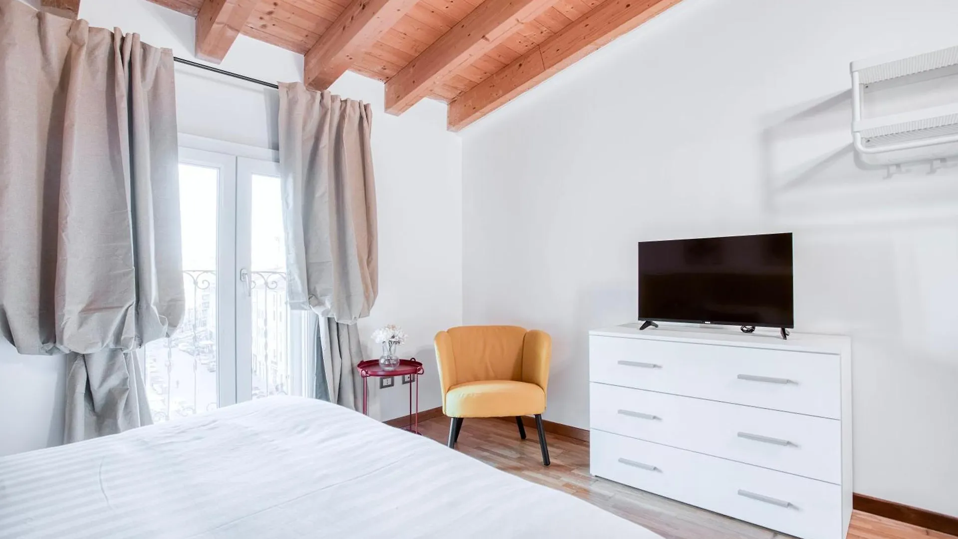 Easylife - Eleganza E Comodita In Citylife Milan Italy